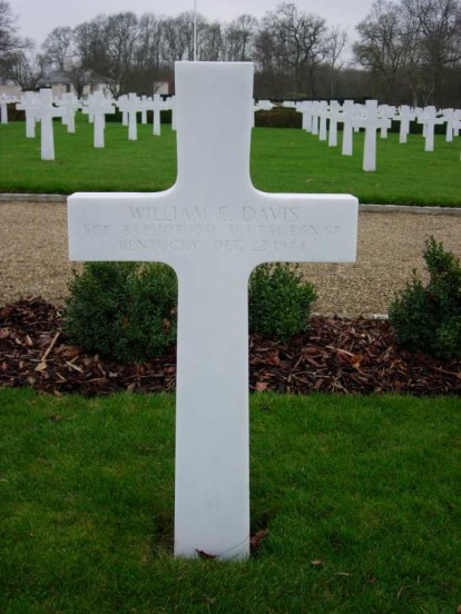 Grave of Sergeant William E. Davis at the Cambridge American Military Cemetery