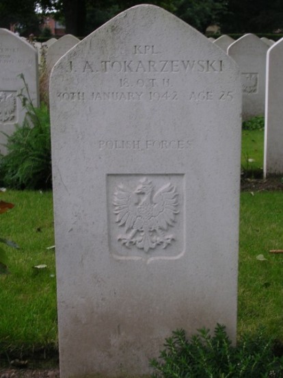 Grave of Sergeant Jan A. Tokarzewski at Newark Cemetery