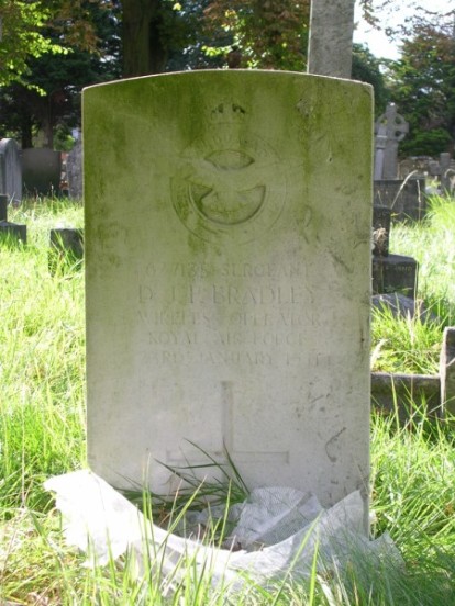 Grave of Sergeant David John Peter Bradley at Willesden New Cemetery, London