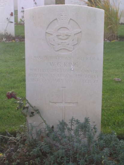 Grave of Warrant Officer William George King at Harrogate Stonefall Cemetery