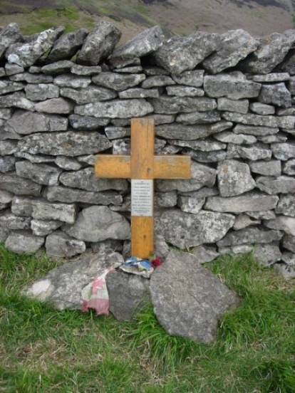 Small memorial cross dedicated to the crew of Halifax LL178