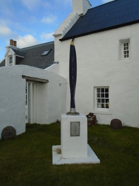 Memorial at Burravoe to the crew of Catalina Z2148, Isle of Yell